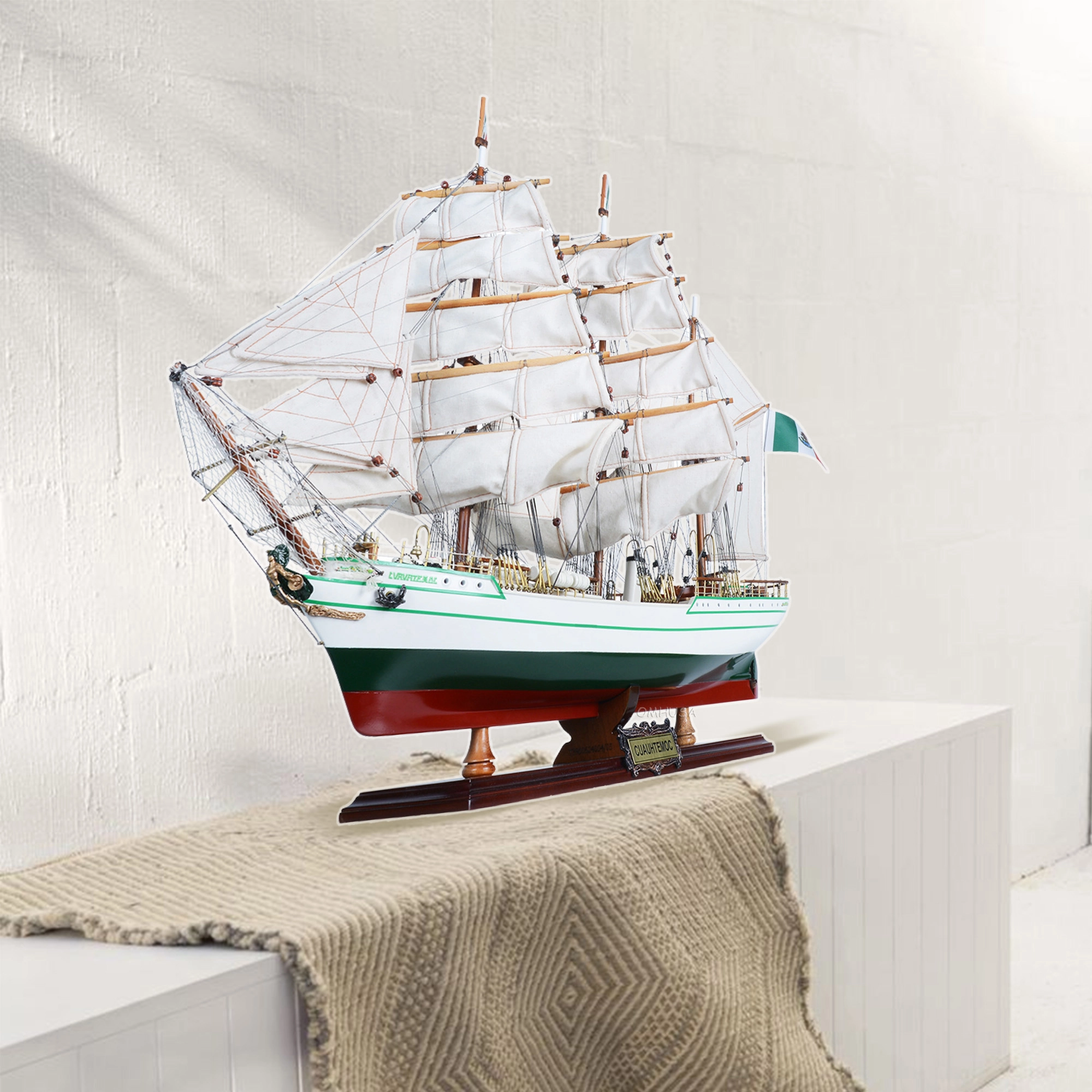 T390 Cuauhtemoc Medium (curved sails) 28 inches T390 Cuauhtemoc Medium L014.jpg